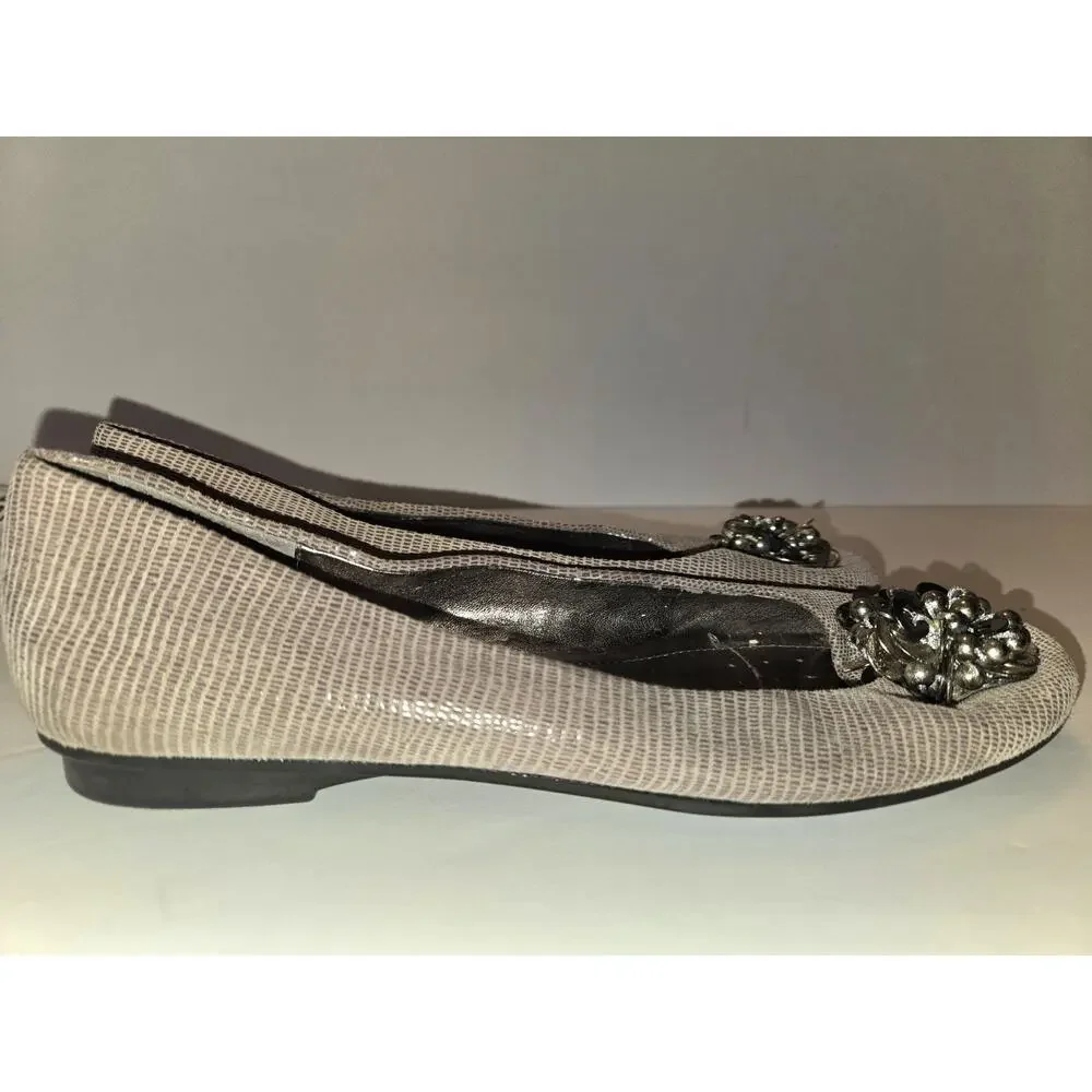 Calvin Klein Maxee US Womens Size 9m Ballet Flats Tan w/ Silver Metal Beebops